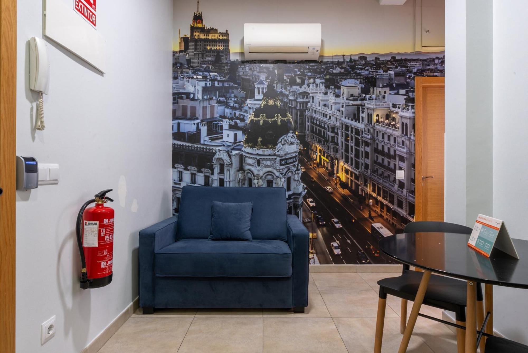 Апарт отель Smartr Madrid Chueca Экстерьер фото